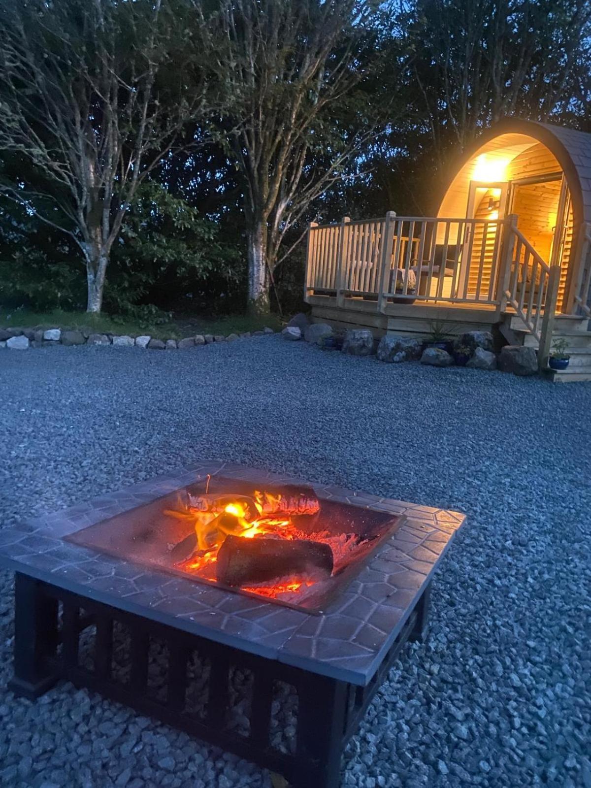 Campsie Luxury Pods With Hot Tub Hotel Glasgow Exterior photo